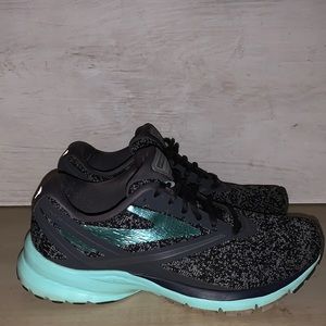 Women’s Brooks Sz 7.5